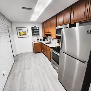 Cozy 3 Bedroom House Near Airport/raymond Stadium/downtown. Tampa